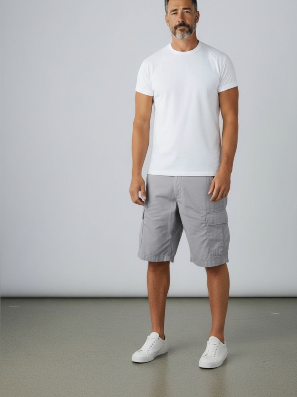 Men's Level Cargo Shorts in Light Gray size 36